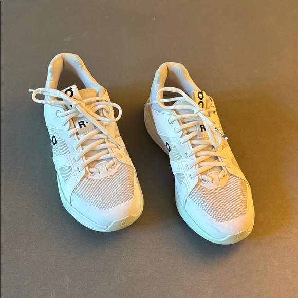 The ROGER Clubhouse Pro Tennis Sneaker - Picture 1 of 6